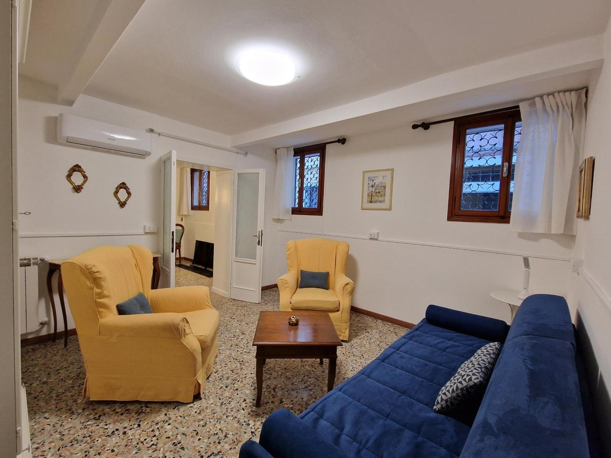 Veneziacentopercento La Forcola Apartment, Next To Rialto Bridge Exterior photo