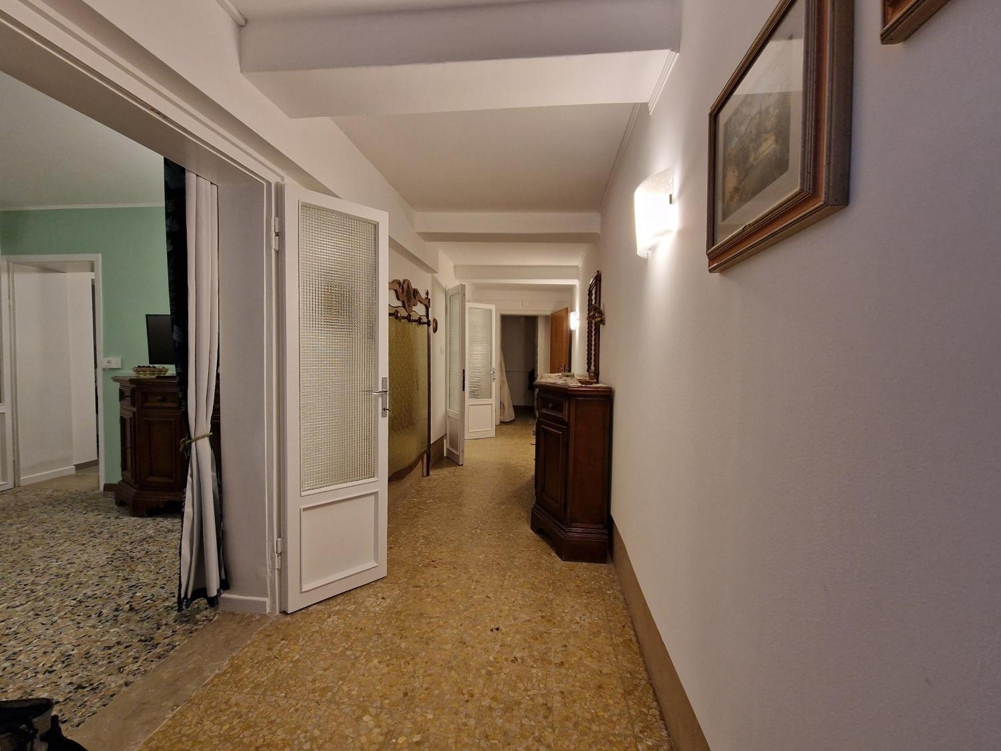 Veneziacentopercento La Forcola Apartment, Next To Rialto Bridge Exterior photo